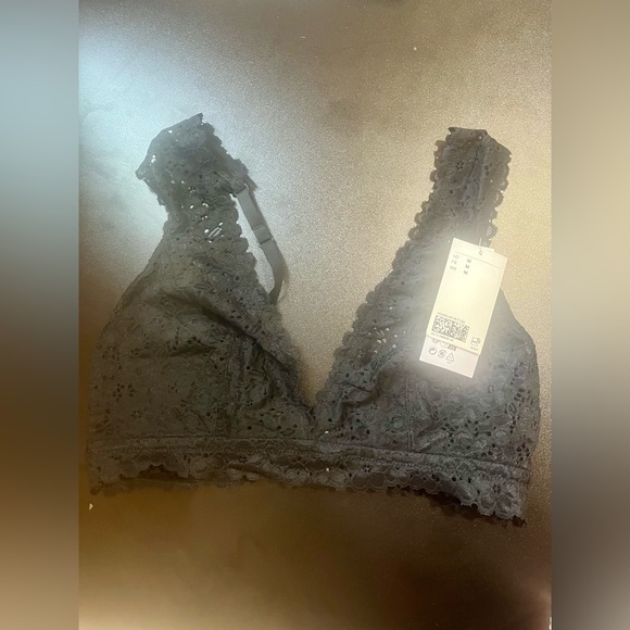H&M 2-pack Soft-cup Lace Bras - Picture 4 of 7